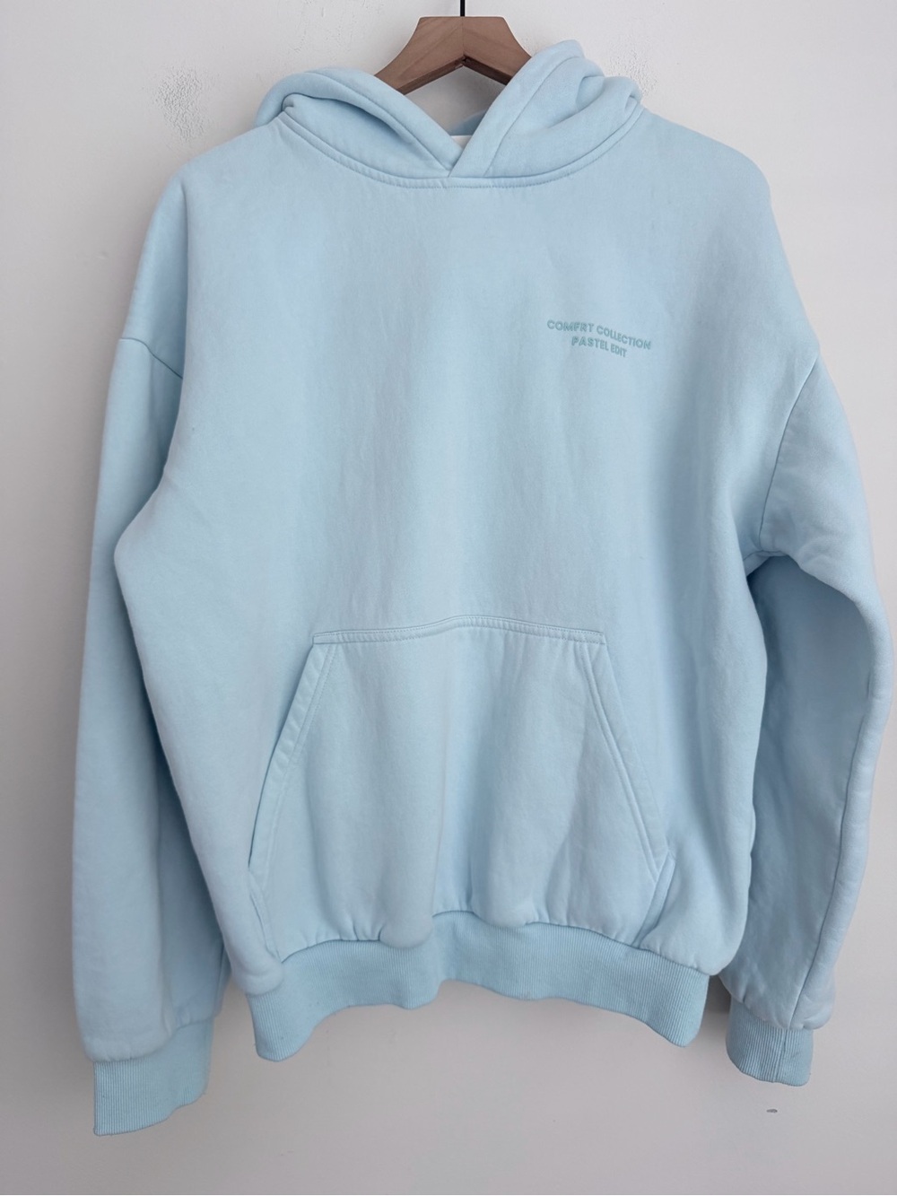 Comfrt Pastel Hoodie light blue M
